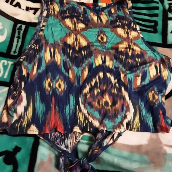 Delia's Aztec Crop Tie Tank Juniors Large Woman's medium Lightweight - Picture 2 of 2